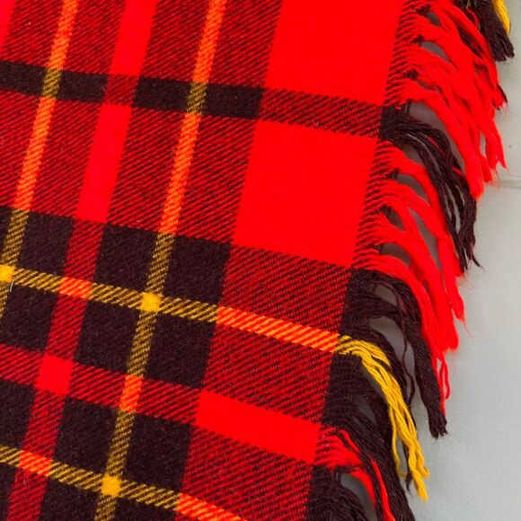 VTG Red Plaid Wool Blend Blanket Throw Fringed 54x54 Camp Picnic Stadium - Picture 7 of 7
